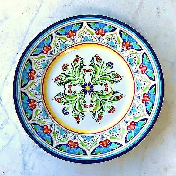 222 FIFTH TUNISIA SALAD PLATE NEW 8 3/8TH INCH ROUND FLORAL BLUE RED YELLOW - Picture 4 of 6